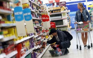 macro markets巨汇：调查显示：核心PCE指数升幅要达到2.8% 才会令美联储不安