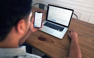 Macro巨汇：打造金融分析师的“达摩斯之剑”